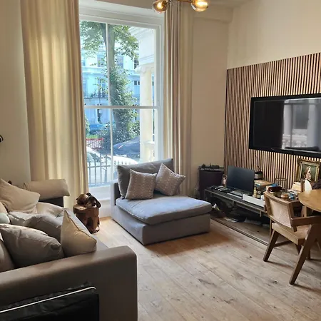 Stunning 2 Bedroom Apartment In Notting Hill
